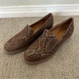 Vionic Women's Kensley Sandals In Brown‎ Metallic Snake Leather Size 9